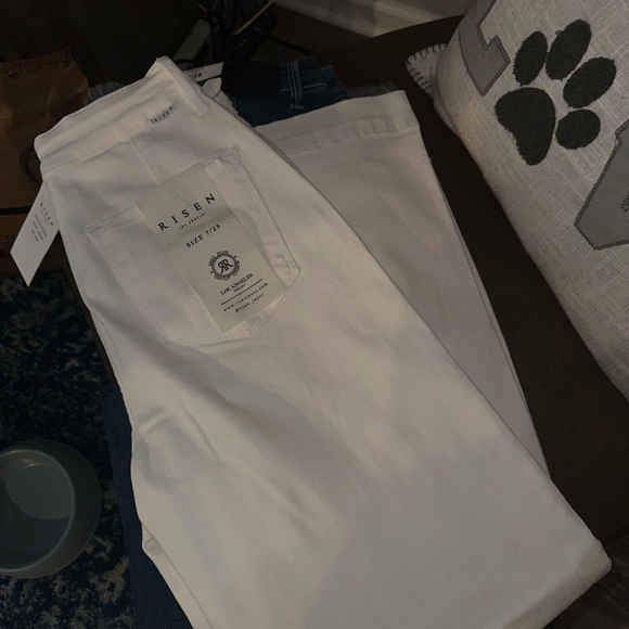 Risen Mid Rise Cream Adjustable Waistband Wide Leg Pleated Jeans 7/28 size - Picture 3 of 4